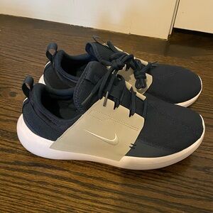 Nike Men's Dark Blue and Gray Sneakers